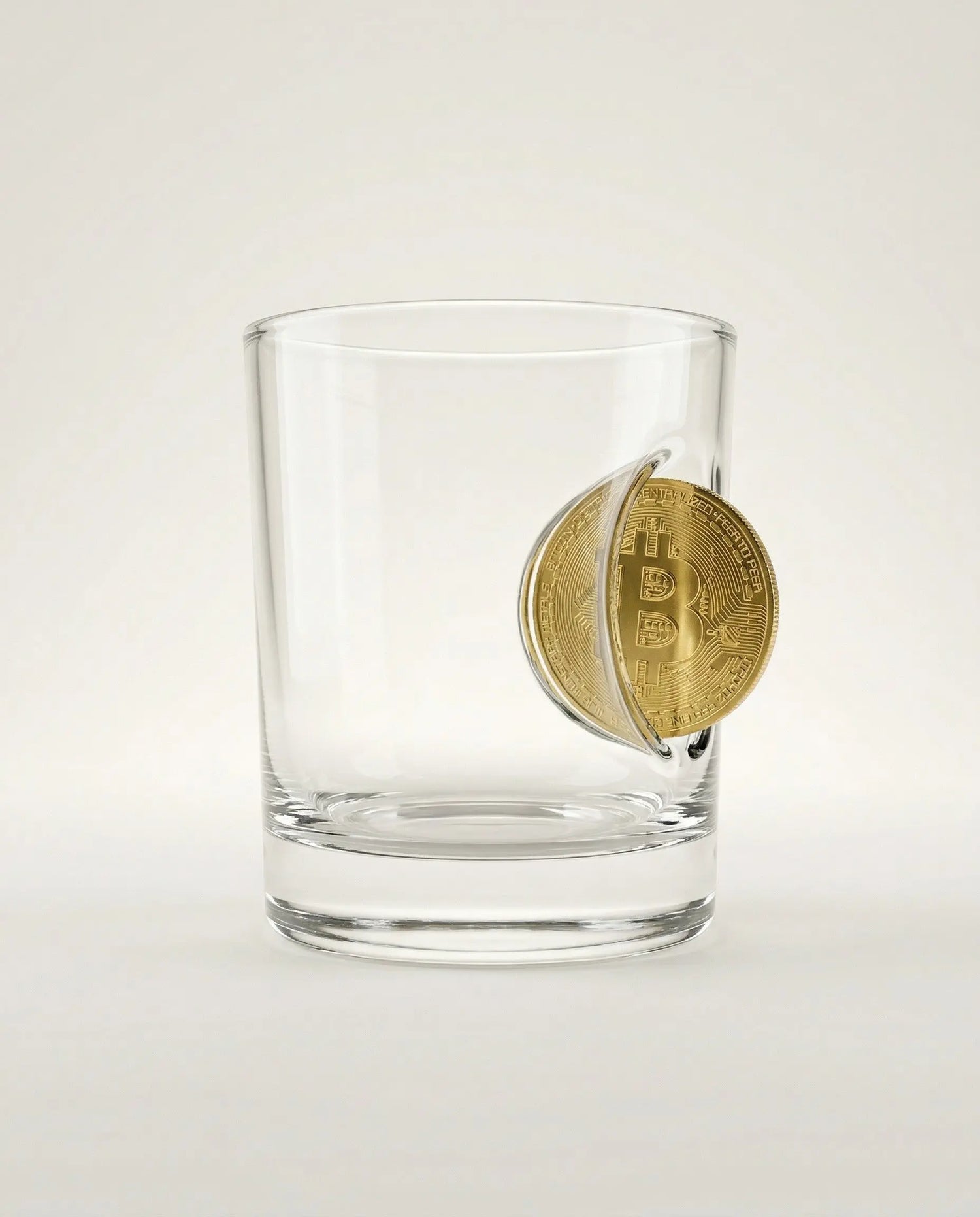 Bitcoin Whiskyglas mit eingearbeiteter Münze – handgemachtes Krypto Geschenk – handgemachtes Unikat von MELTGlas