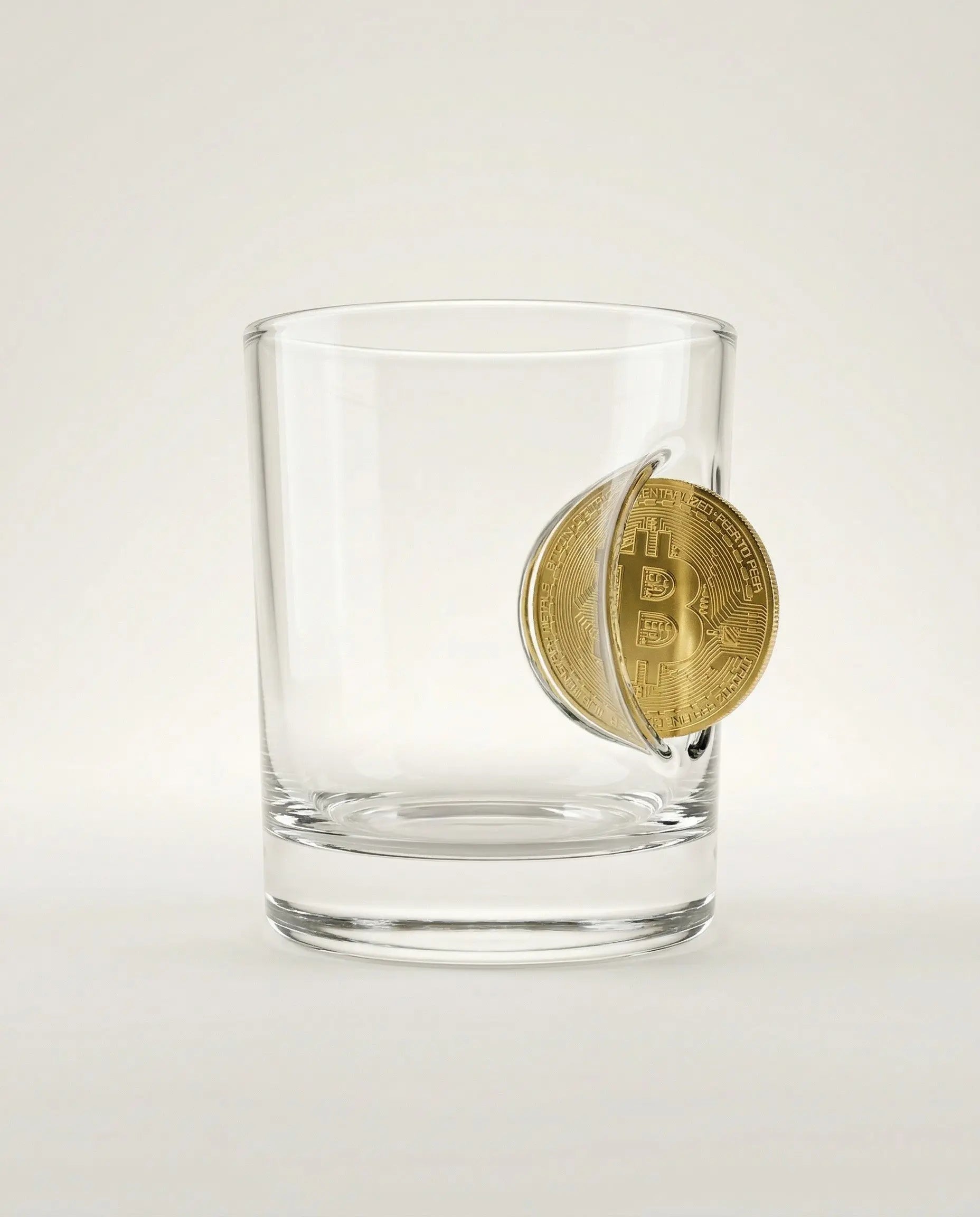 Bitcoin Whiskyglas mit eingearbeiteter Münze – handgemachtes Krypto Geschenk – handgemachtes Unikat von MELTGlas