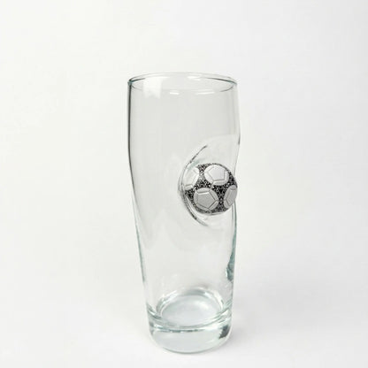 Fußball Bierglas mit eingearbeitetem Ball – handgemachtes Geschenk für Fußballfans – handgemachtes Geschenkglas von MELTGlas